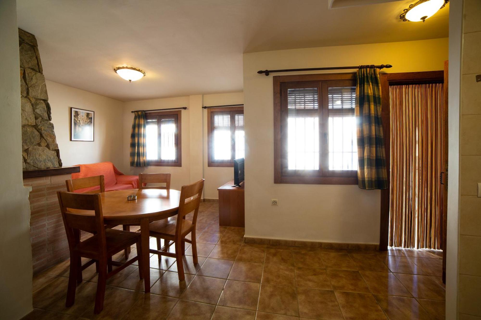 Apartamentos Berrocal Alcala del Jucar Ngoại thất bức ảnh